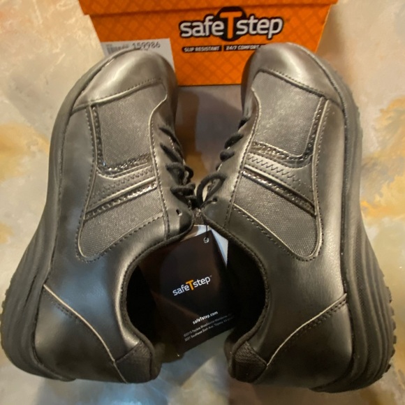 NIB Safe T Step Sneakers, Black, size 8 Wide. Designed for Slip Proof Security. - Picture 5 of 11